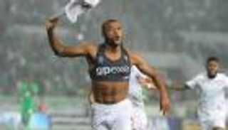 الدوري المغربي.. تقنية الفيديو تؤمن صدارة الوداد