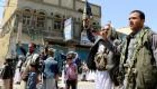 أياد مجرمة.. رؤوس الإرهاب الحوثي تحت المقصلة الأمريكية