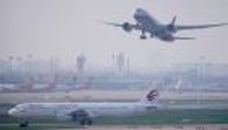 الصين تفرض ارتداء الحفاضات على طائراتها.. أوامر كورونا