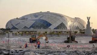 جانب من أعمال بناء ملاعب كأس العالم في قطر 