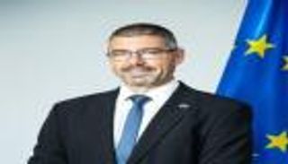 المبعوث الأوروبي: نعمل مع برلمان ليبيا الشرعي لدعم الحوار