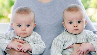 توأم متطابق -  أرشيفية