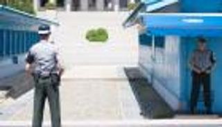 كورونا يضرب مجددا.. تعليق السياحة إلى قرية الهدنة على حدود الكوريتين