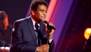 نجم موسيقى الريف الأمريكي تشارلي برايد