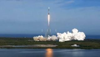 الصاروخ فالكون 9