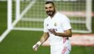 احتفالية الديربي.. بنزيمة "بطل الأجانب" في ريال مدريد