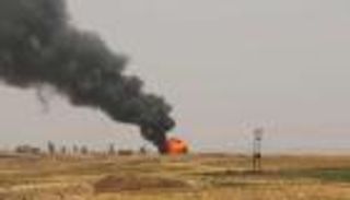 العراق يخمد حريقا بإحدى بئرين للنفط في كركوك