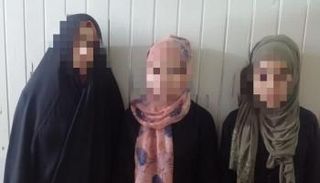 العراقيات الثلاثة بعد تحريرهن من الاختطاف في كربلاء