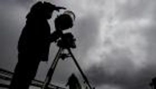 كسوف الشمس يثير غيرة الأمطار.. إفساد الفرحة في تشيلي