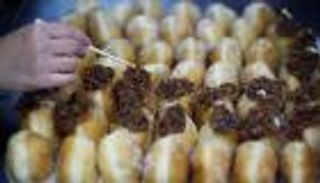 حلوى بنكهة "السلام".. طوابير على "دونات أبوظبي" في إسرائيل