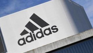 شعار شركة أديداس