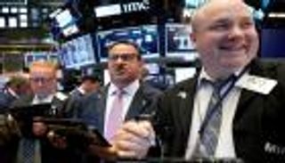 الأسهم الأمريكية تصعد بدعم التحفيز وسط ترقب لقرارات "المركزي"