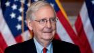 زعيم الأغلبية بـ"الشيوخ" الأمريكي يهنئ بايدن ونائبته 