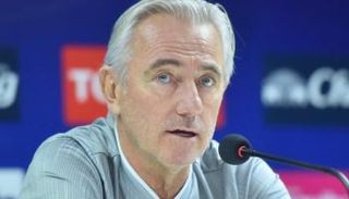 بيرت فان مارفيك مدرب منتخب الإمارات