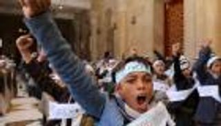 بدعم من طهران والدوحة.. مليشيا الحوثي تنسف نظام اليمن التعليمي