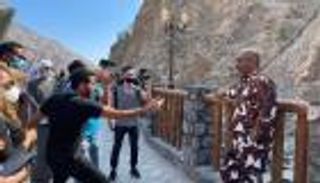 "أجمل شتاء في العالم".. ستيف هارفي يقدم معالم الإمارات بـ9 لغات