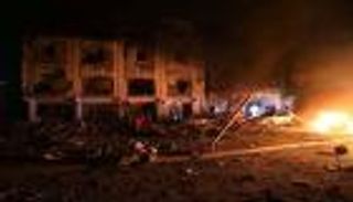 30 قتيلا في هجوم انتحاري وسط الصومال قبيل زيارة لرئيس الوزراء 