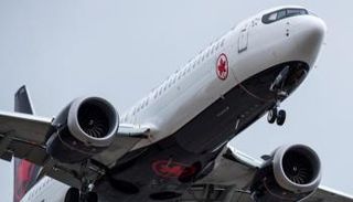 طائرة من طراز بوينج 737 ماكس 8 تابعة لشركة طيران كندا 