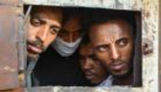 المهاجرون في طرابلس.. دروع بشرية ووسيلة لثراء المليشيات المسلحة