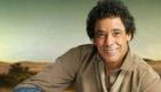 محمد منير.. "الكينج" يتألم ويطمح بدعوات الطيبين