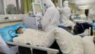 الصين تحصن "الفئات الأساسية" ضد كورونا في الشتاء والربيع