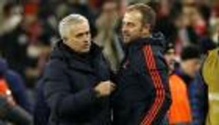 5 بطولات لا تكفي.. مورينيو يسخر من خسارة "فليك الفقير" لقب الأفضل