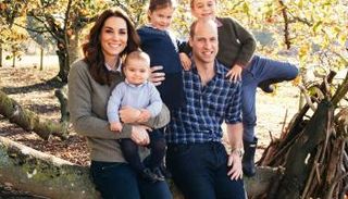 دوقا كامبريدج مع أبنائها الـ3