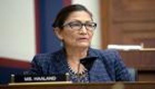 بايدن يعلن ترشيحاته للداخلية والطاقة والبيئة.. المرأة تتفوق