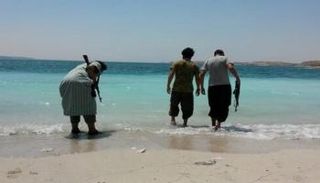 صورة نشرها تشودري والتي تثبت كذبه لأنها متوافرة على الإنترنت