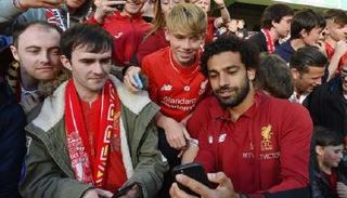 محمد صلاح مع جماهير ليفربول
