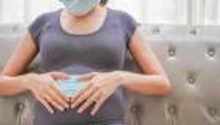 تحذير للحوامل والمرضعات.. الإصابة بكورونا تفوق خطر  اللقاح