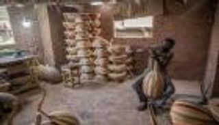 كورونا يجدد الشغف بـ"العود" في مصر.. صناعة صمدت أمام الوباء