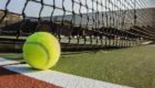 التلاعب يحرم لاعبا مصريا من التنس لعامين.. وفيدرر يلمح للعودة