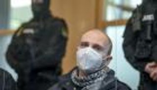 السجن المؤبد لمسلح نفذ هجوما قرب معبد يهودي بألمانيا