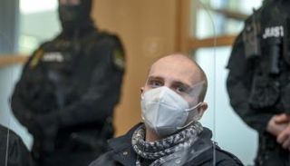 مرتكب الهجوم خلال المحاكمة