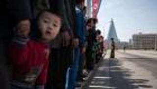 لا تستمع لإذاعة أجنبية في هذا البلد.. فعقابك الإعدام 