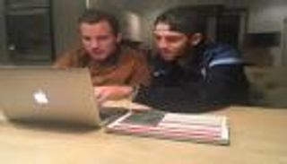 لوران فرينيليك.. لاعب سلة يصحح أخطاء نجوم كرة القدم