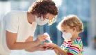 سلالة كورونا الجديدة أكثر قدرة على إصابة الأطفال.. علماء يحذرون