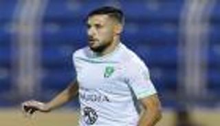 بالفيديو.. هدف عالمي يهدد مقعد بلايلي في منتخب الجزائر