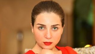 الفنانة مي عز الدين