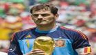 قميص كاسياس المونديالي في مزاد.. والسعر مفاجأة