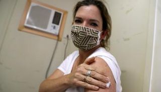 الكمامة تلعب دورا كبيرا في مواجهة انتشار فيروس كورونا