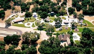 مزرعة مايكل جاكسون في سانتا إينيز بالولايات المتحدة