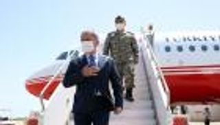 أنقرة تدق طبول الحرب.. وزير الدفاع التركي يصل طرابلس