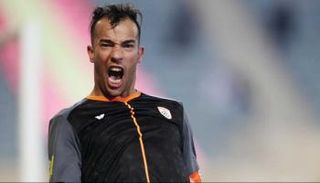 الجزائري جمال بلعمري مدافع ليون الفرنسي