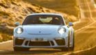 صور.. 6 سيارات رياضية تتمتع بأفضل ناقل سرعة يدوي