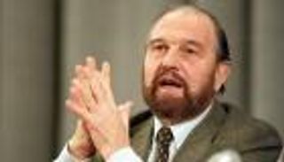 وفاة "الأسطورة" جورج بليك.. قصة "عميد" جواسيس العالم