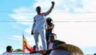 أوغندا تجمد الدعاية لانتخابات الرئاسة.. ونجم البوب يعلق