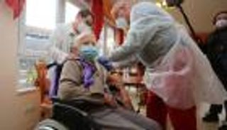 المفوضة الأوروبية للصحة: "هناك ضوء في آخر نفق كورونا"