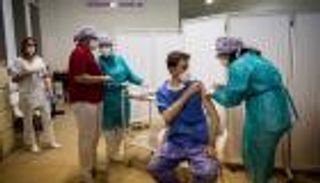 الاتحاد الأوروبي يبدأ تحصين سكانه ضد كورونا بلقاح فايزر